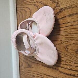 Girls Stelle Pink Ballet Dance Shoes.  Size 7.
